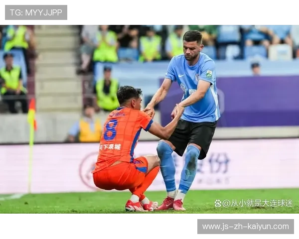 大连英博一次边路传切震撼全场防守体系