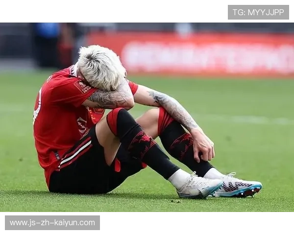 曼联角球战术多次演练后再度收获进球，战术细节揭示球队优势